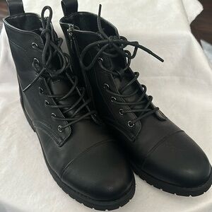 Vepose Women's Ankle Boots Low Heel Fashion Combat Booties Brand New Never Worn